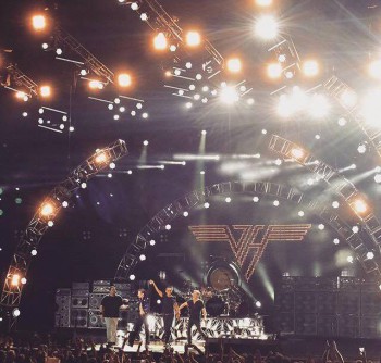 Van_Halen_stage_Seattle_2015_2